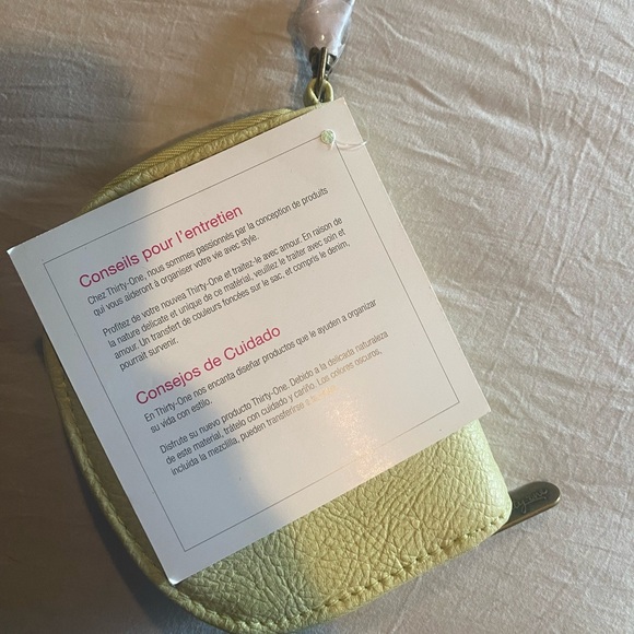 NWT Thirty-one Half-moon Card Wallet - Picture 2 of 4